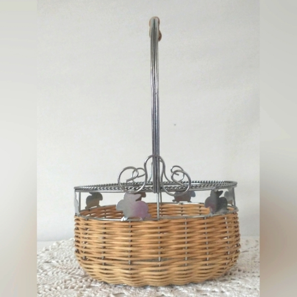 🐇 Wicker & Chrome Vintage Basket